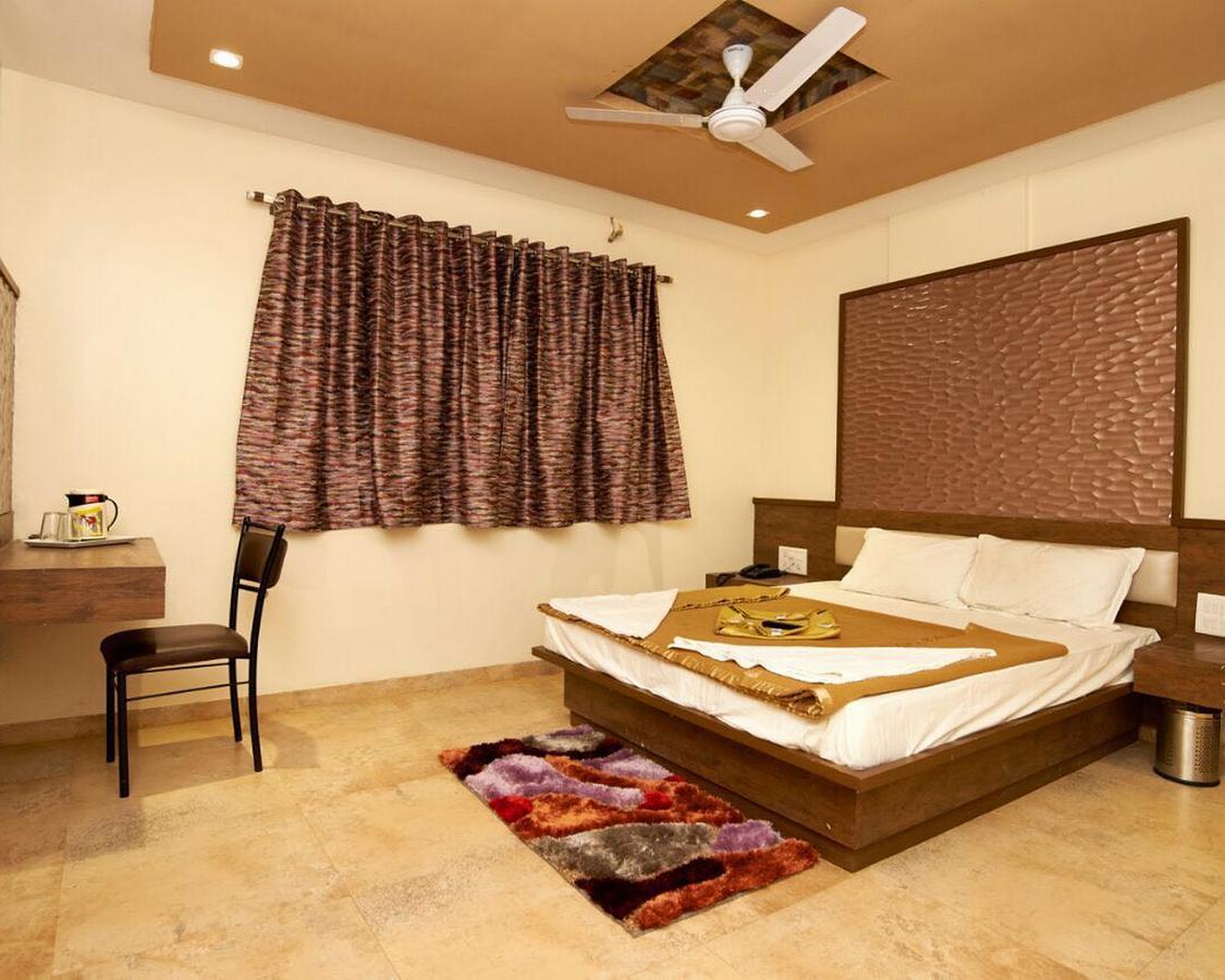 Hotel Sai Suraj Park Shirdi Zewnętrze zdjęcie