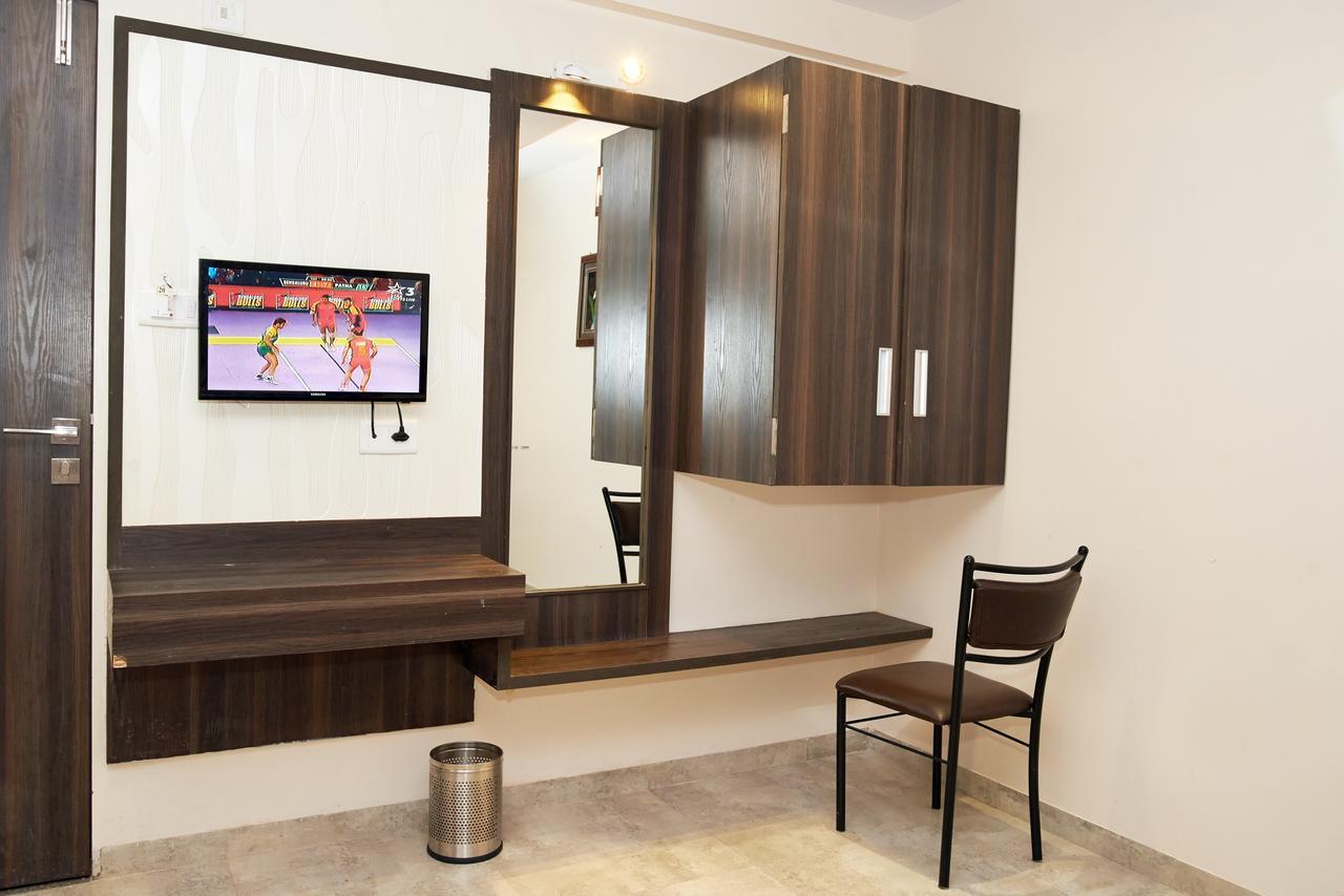 Hotel Sai Suraj Park Shirdi Zewnętrze zdjęcie