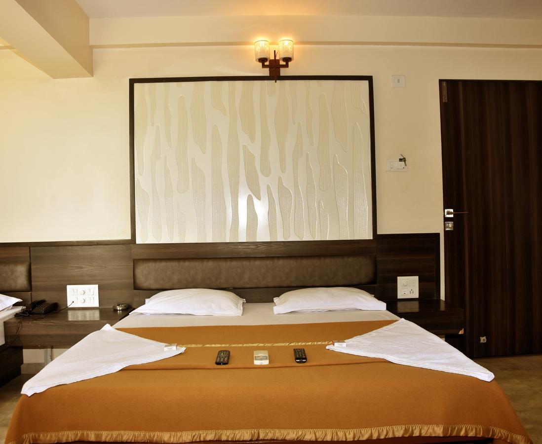 Hotel Sai Suraj Park Shirdi Zewnętrze zdjęcie
