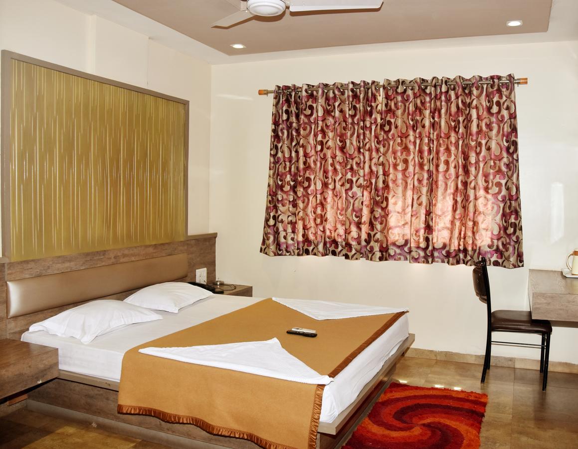 Hotel Sai Suraj Park Shirdi Zewnętrze zdjęcie