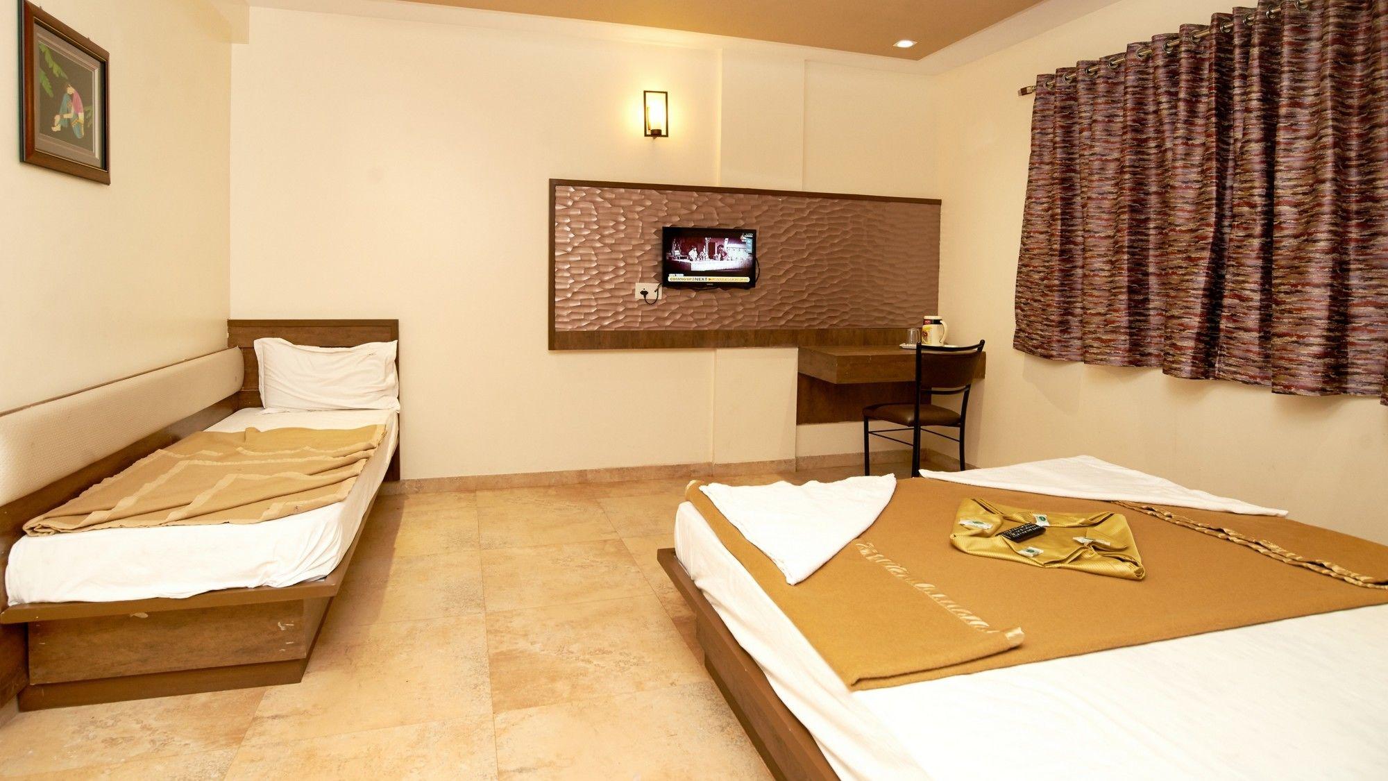 Hotel Sai Suraj Park Shirdi Zewnętrze zdjęcie